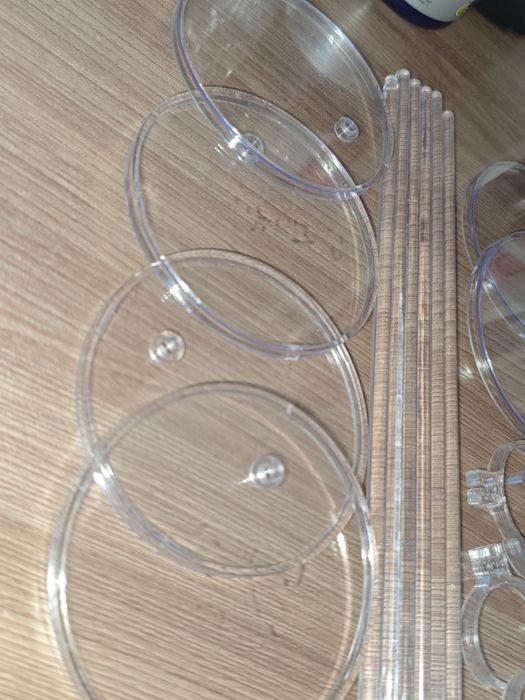 Лот підставок для ляльок