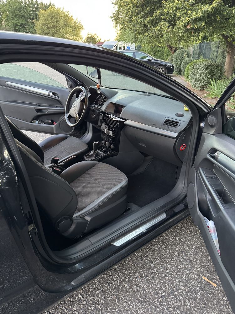 Opel astra h gtc