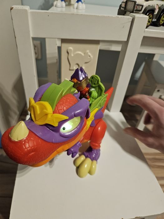 SUPER THINGS ZINGS SuperDino V-REX dinozaur czerwony dźwięk