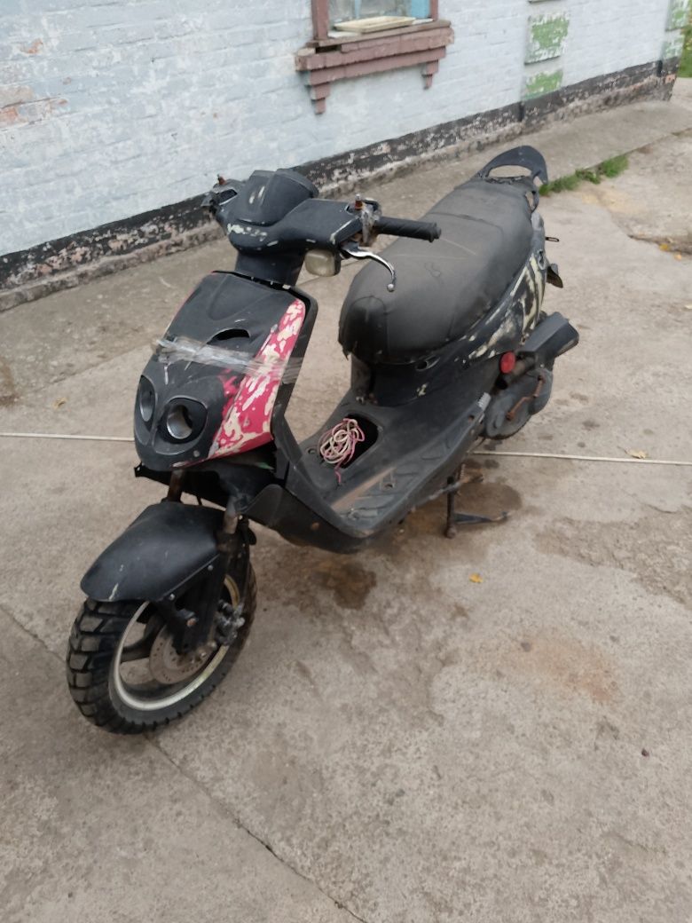Продам пластик на китайський скутер.