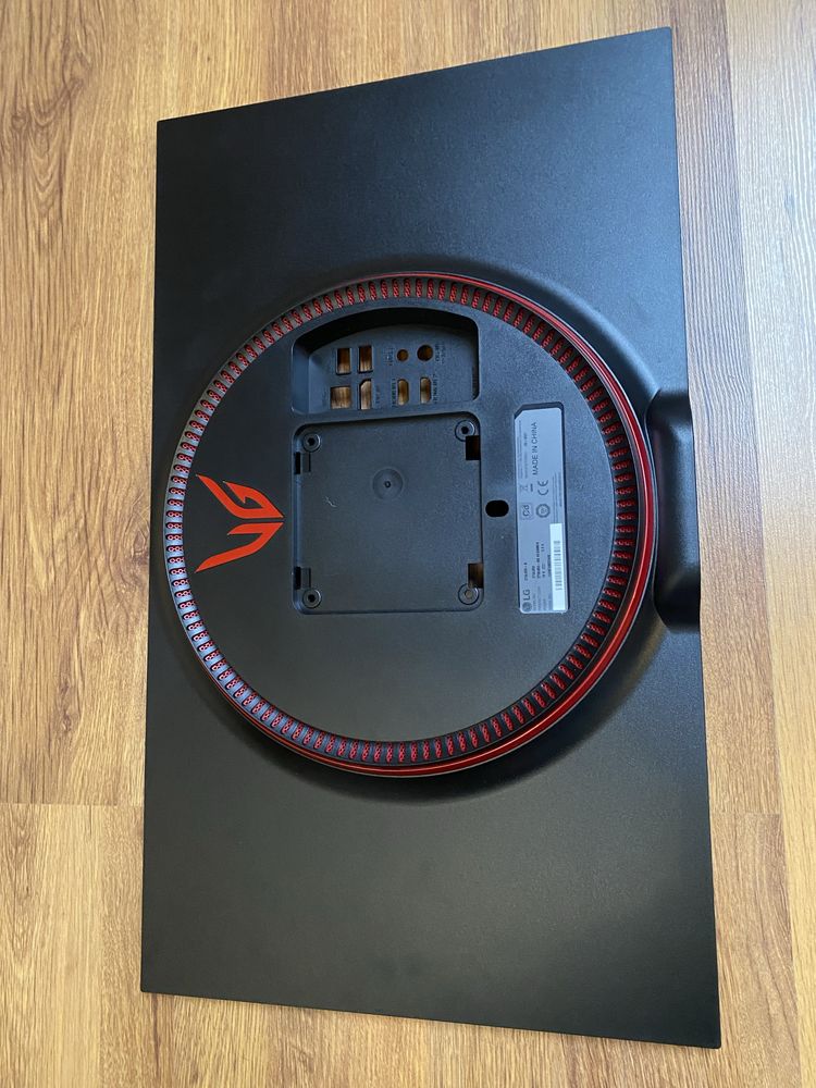 Obudowana monitora LG 27GL850