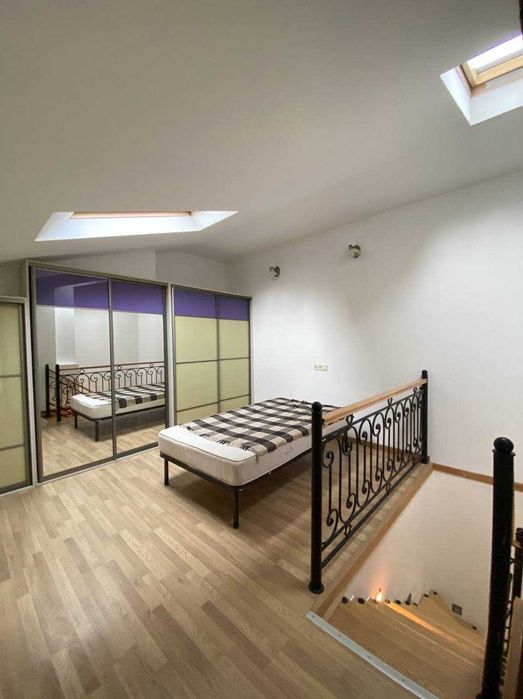 Оренда 2 кім. квартири вул.Площа Липнева