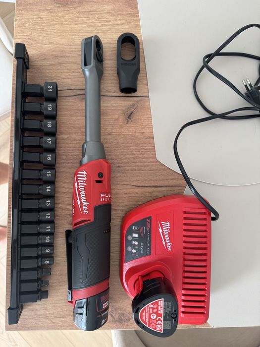 Milwaukee M12 Grzechotka Przelotowa FPTR-202X