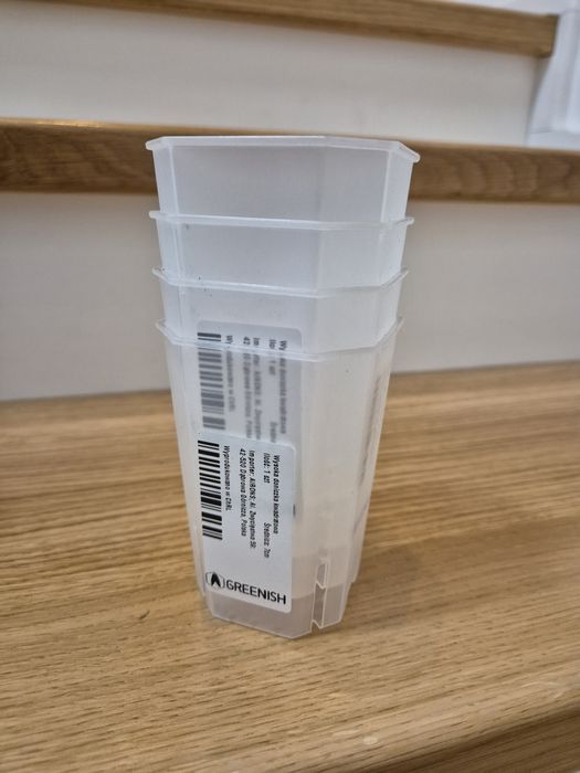 Wysoka doniczka kwadratowa śr.7cm