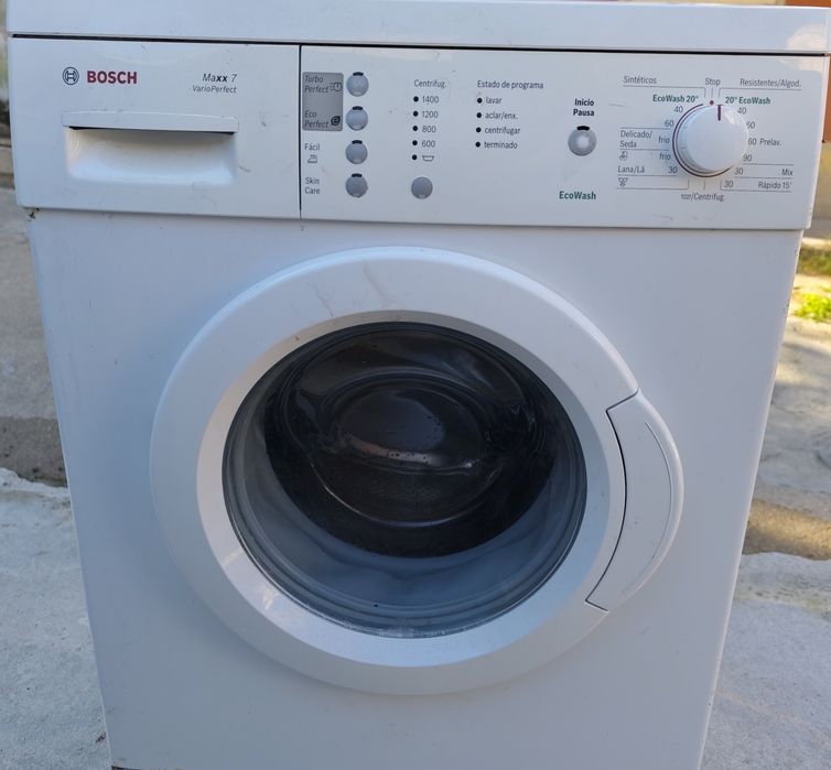 Várias peças de maquina de lavar roupa Bosch