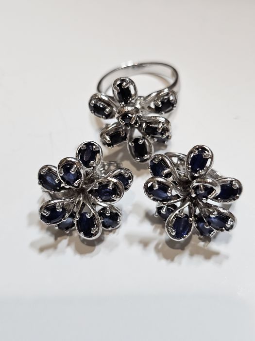 Серебряный набор серги и кольцо.