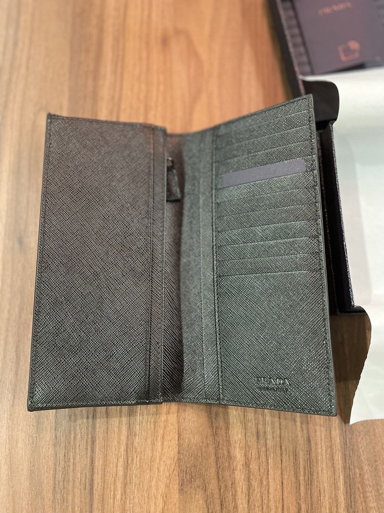 Prada Saffiano Leather Wallet Кошелёк