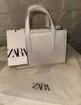 torebka Zara biała nowa city bag z łańcuszkiem na ramie do ręki