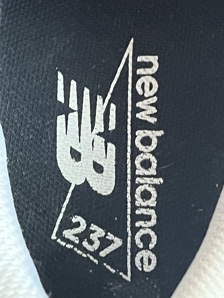 Практично нові кросівки 38 розмір New Balanse 327 оригінал