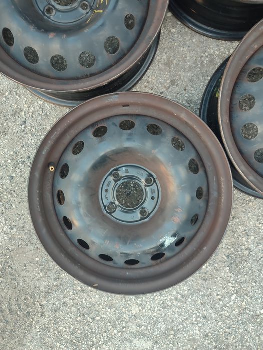 Komplet felg stalowych 15Cali 4x100 5.5 J et43 osadzenie 60