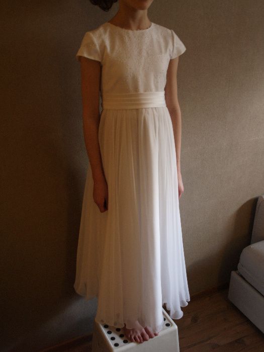 Sukienka komunijna rozm. 134-140 + wianek