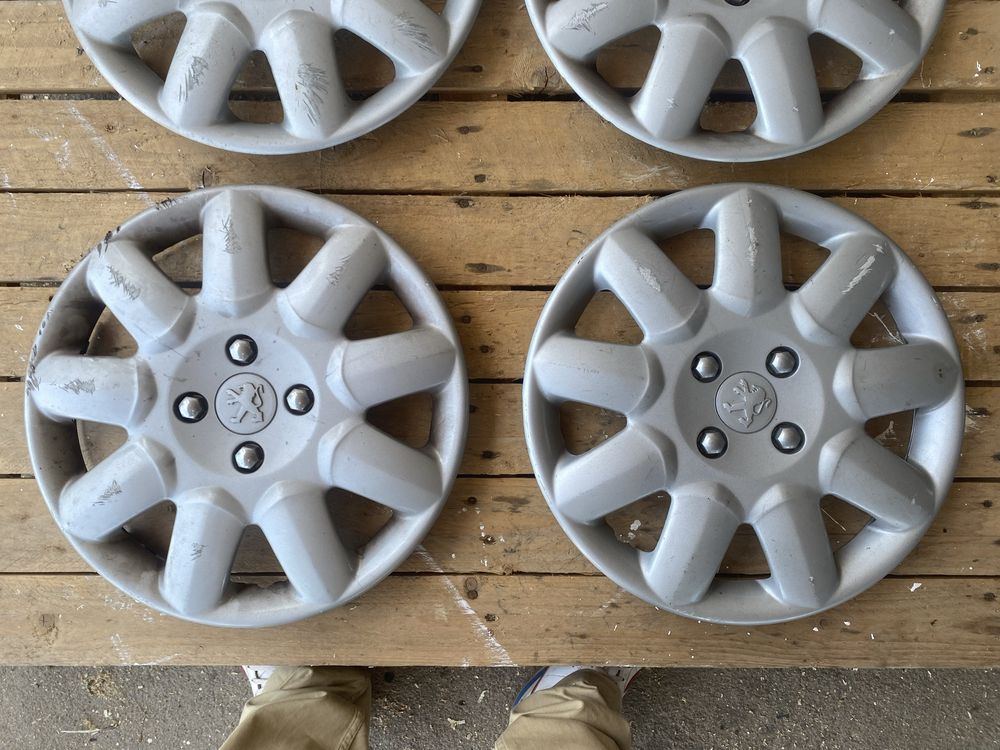 4 Tampões/Centros de Jantes R15 Peugeot (205, 206, 308, 306 et…)|USADO