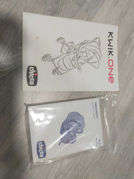 Carrinho de passeio Chicco + ovo e suporte para automóvel