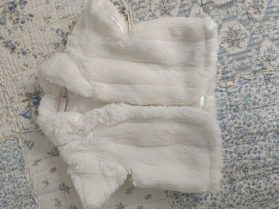 Miękkie futrzane białe bolerko r. 3-4 lata