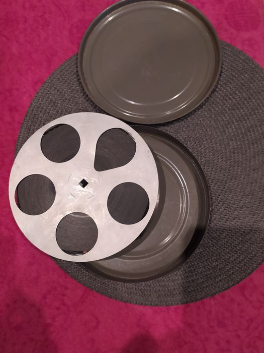 Stara zabytkowa taśma filmowa w kasecie