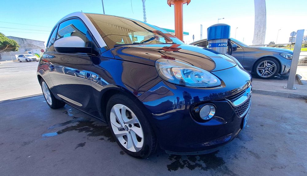 Excelente Opel Adams
