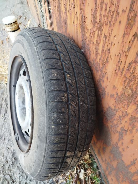 Запасне колесо r14 VW Passat b3.