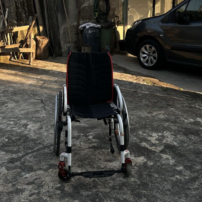 Cadeira de rodas manual