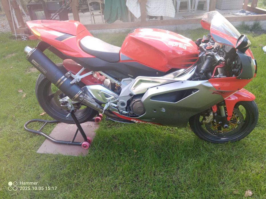 Aprilia RSV 1000R