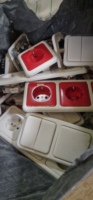 Кабель, розетки, автоматичні вимикачі