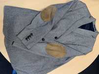 Blazer em bom estado com cotoveleiras