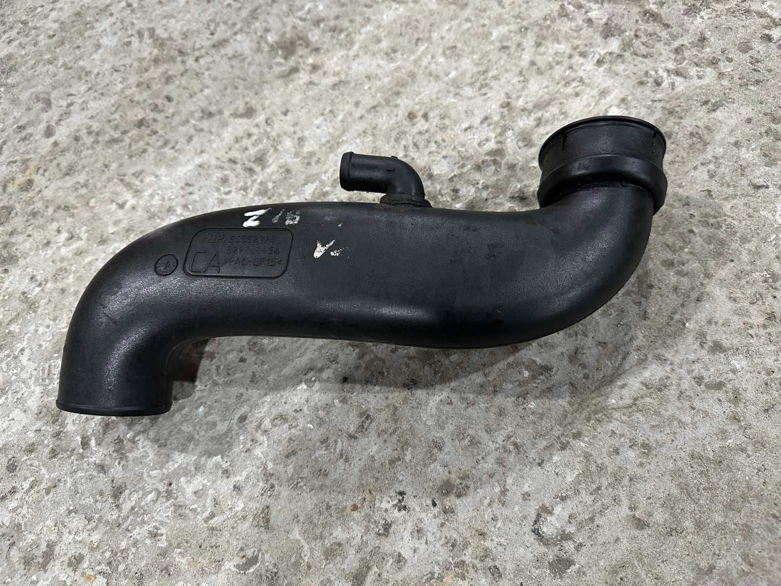 Патрубок интеркулера 1,9 cdti opel vectra c 2002-  55352724