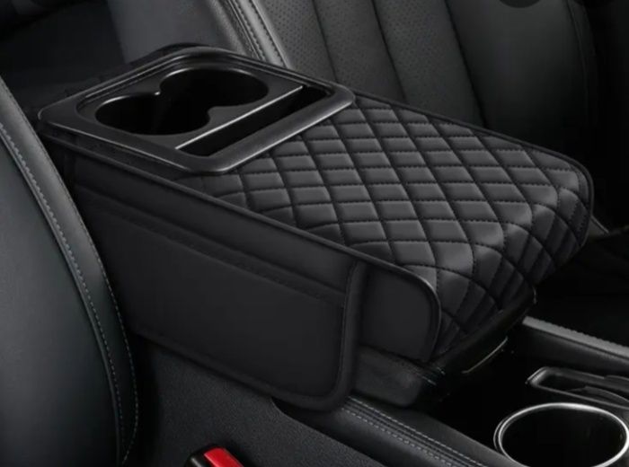 Подлокотник подушка в авто.Чорная с черной окантовкой