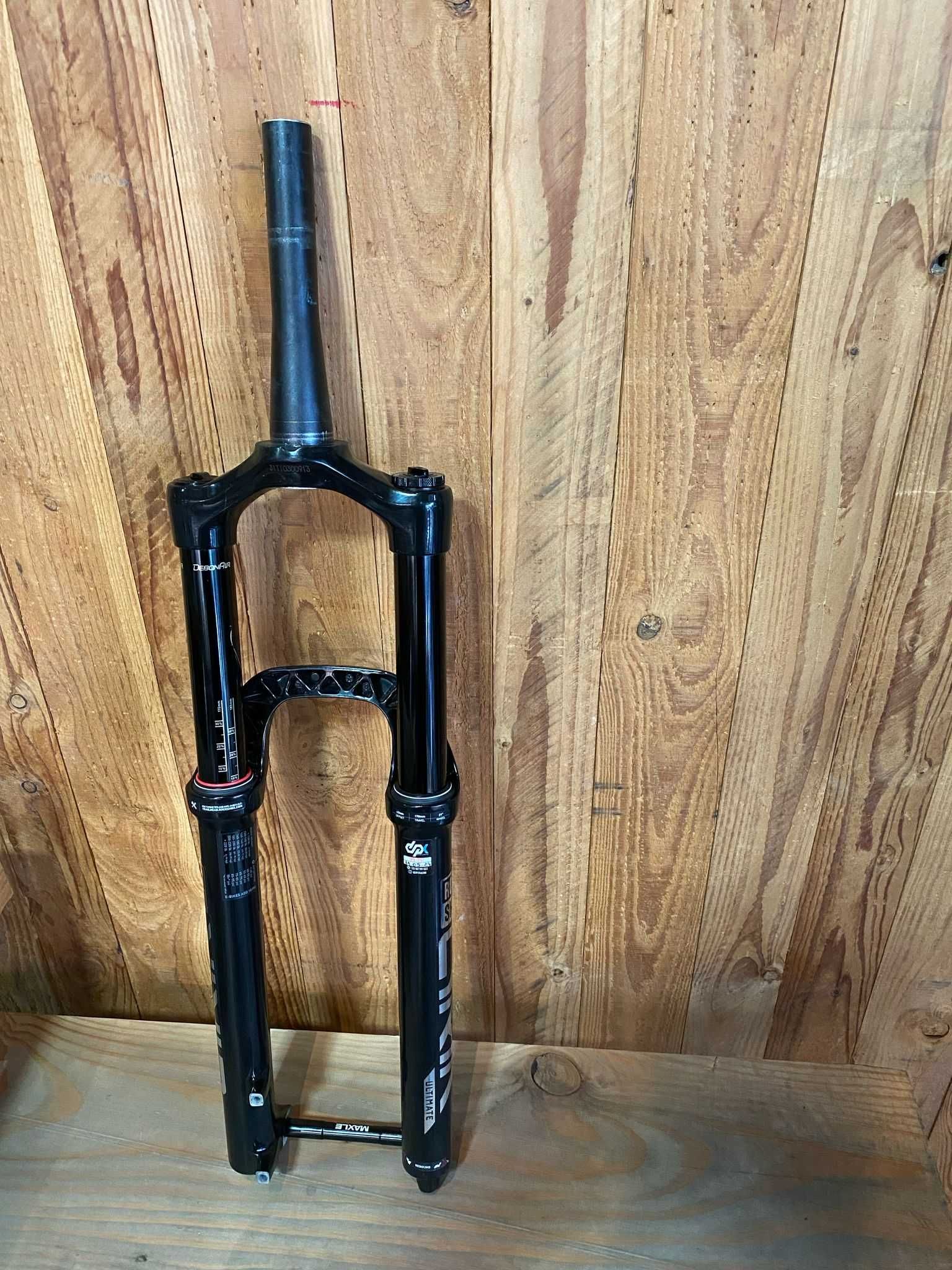 Suspensão RockShox Lyrik Ultimate 170mm