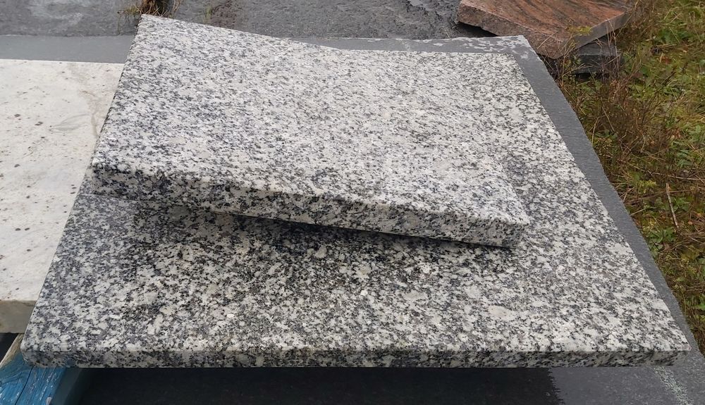 Urnowy  Strzegom  60x60  literki 1 osob