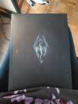 Artbook Skyrim z edycji kolekcjonerskiej gry