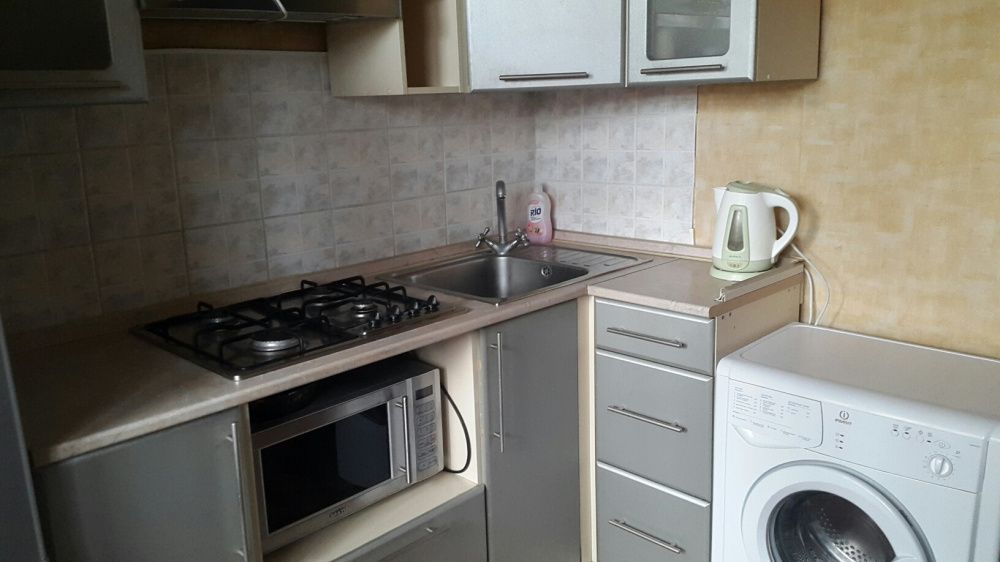 1кімнатна квартира .центр .метро кловська.  700грн.