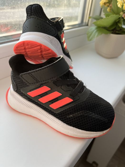 Дитячі кросівки хайтопи взуття Adidas Runfalcon розмір 21 кросовки