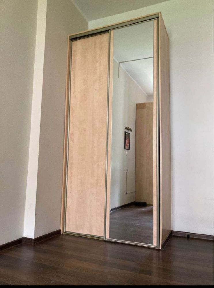 Szafa przesuwna typu komandor