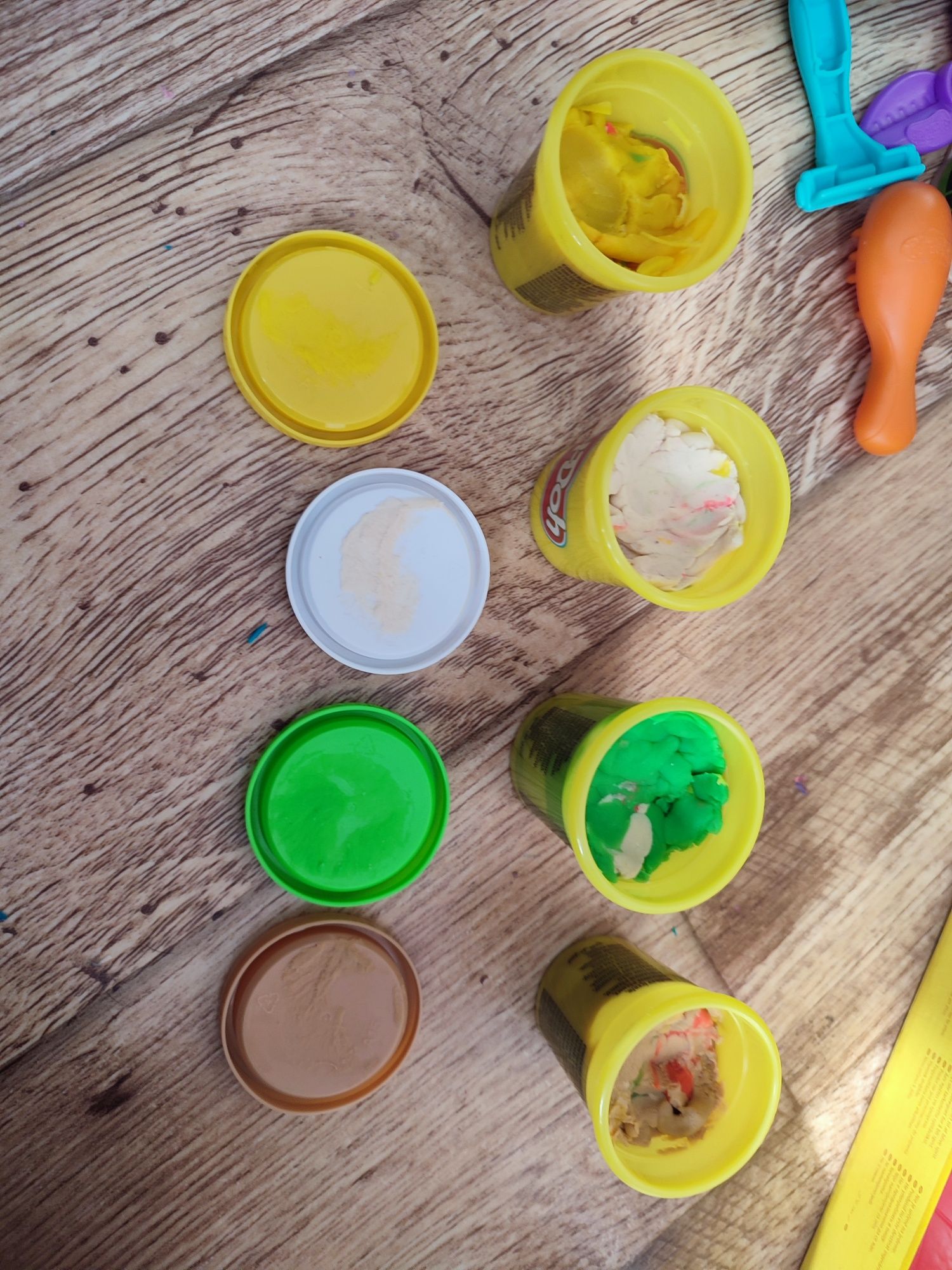 Trzy kompletne zestawy Play-Doh +