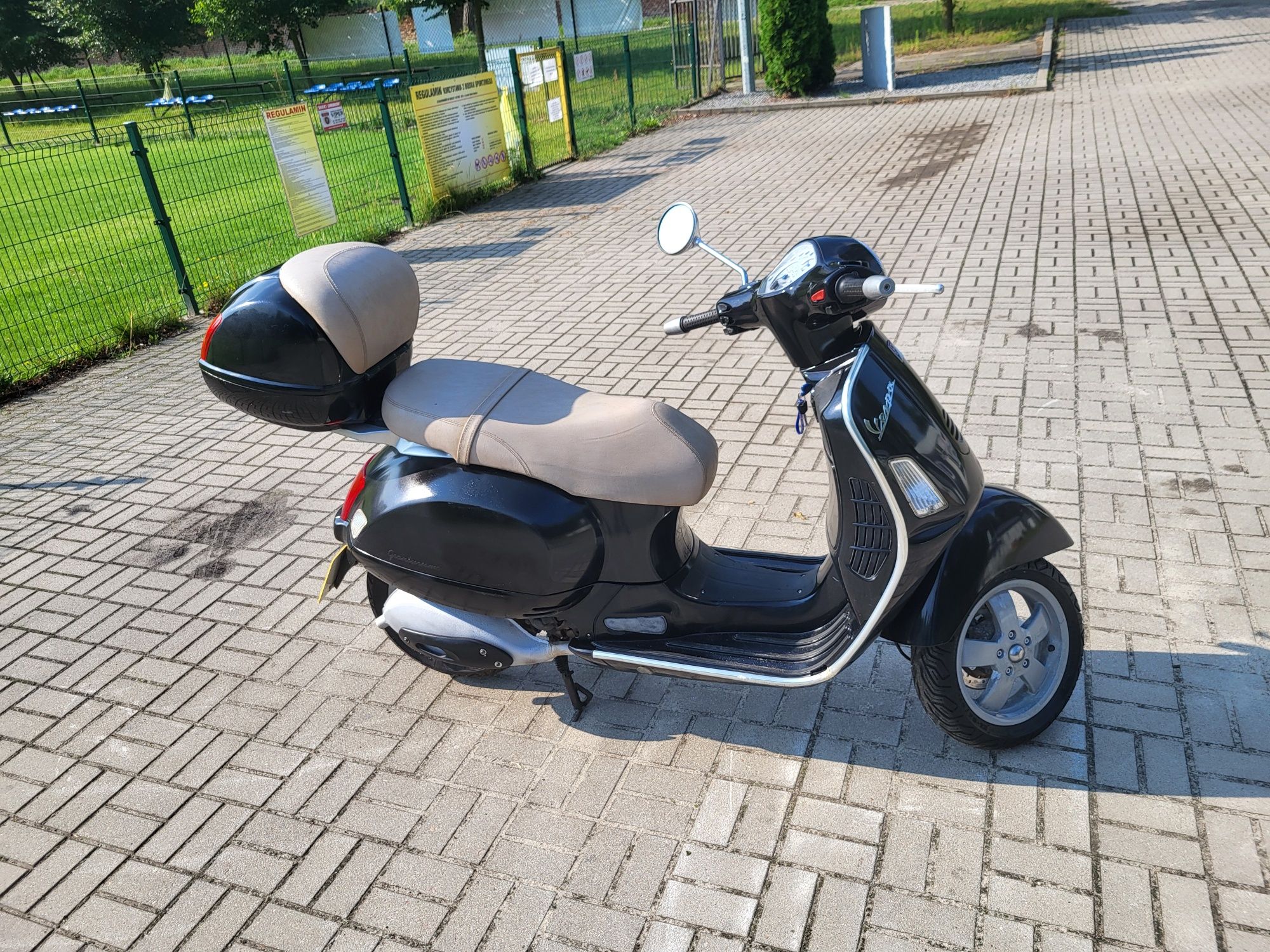 Piaggio Vespa 125 .Tylko 11tys przebiegu .komplet dokumentów. Na Kat B