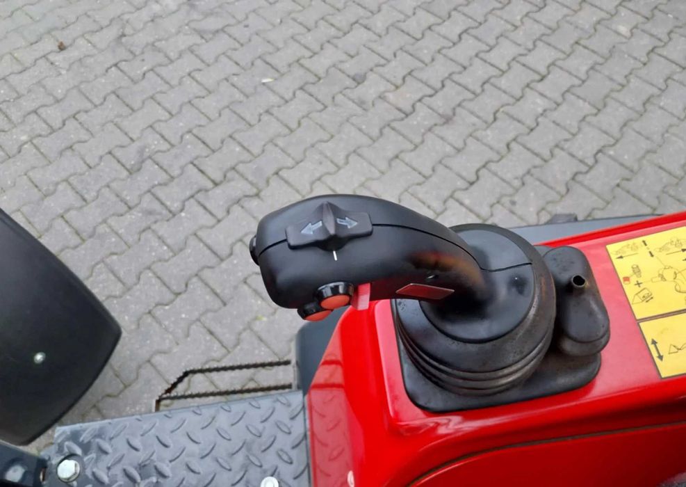 Wynajem ładowarki teleskopowej Schäffer 3650T – siła i precyzja!