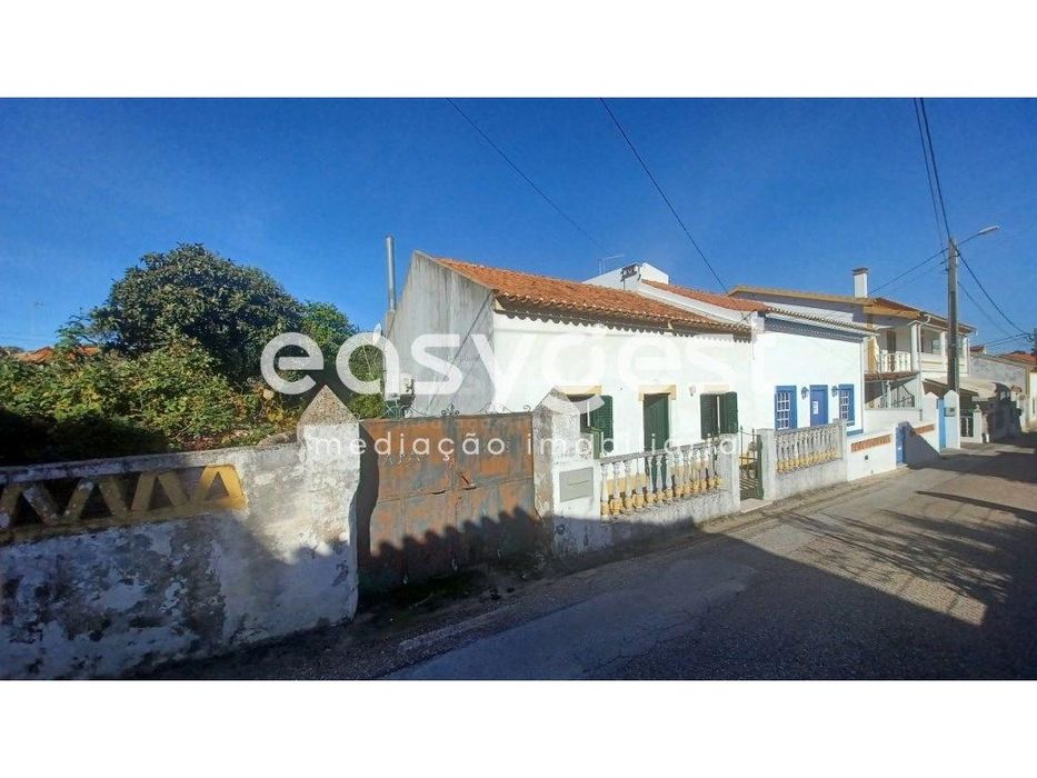 Moradia T3 com terreno perto de praias fluviais na zona da Comenda