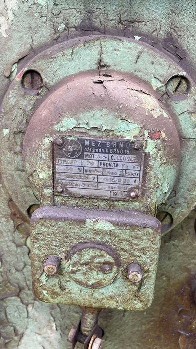 Продам фрезерний верстат