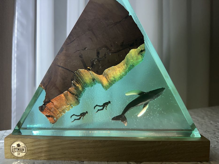 Лампа, нічник з епоксидної смоли та дерева. Подарунок .