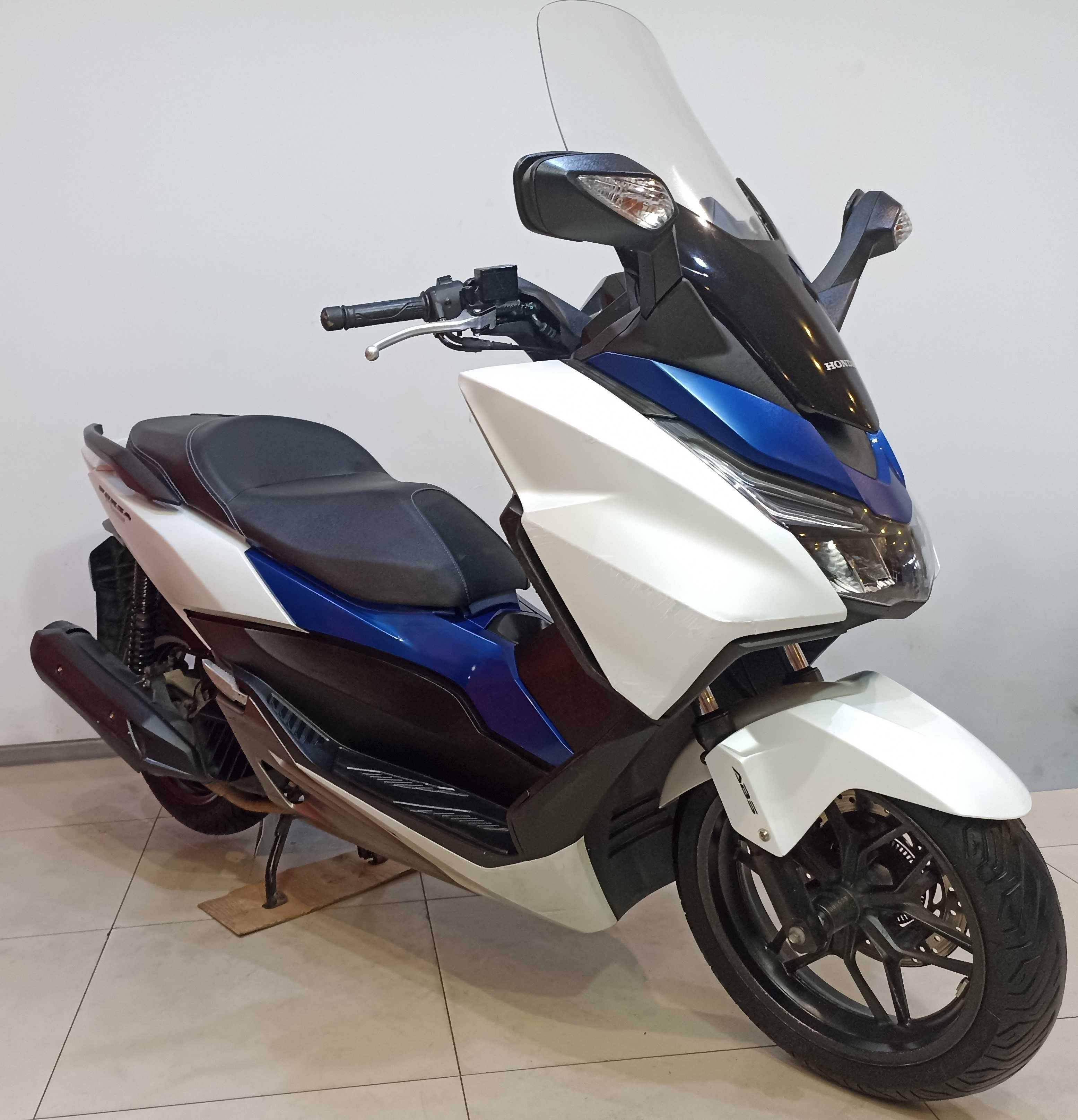 Honda FORZA 125 NSS keyles ABS niski przebieg 125cm3 ŁADNY SKUTER