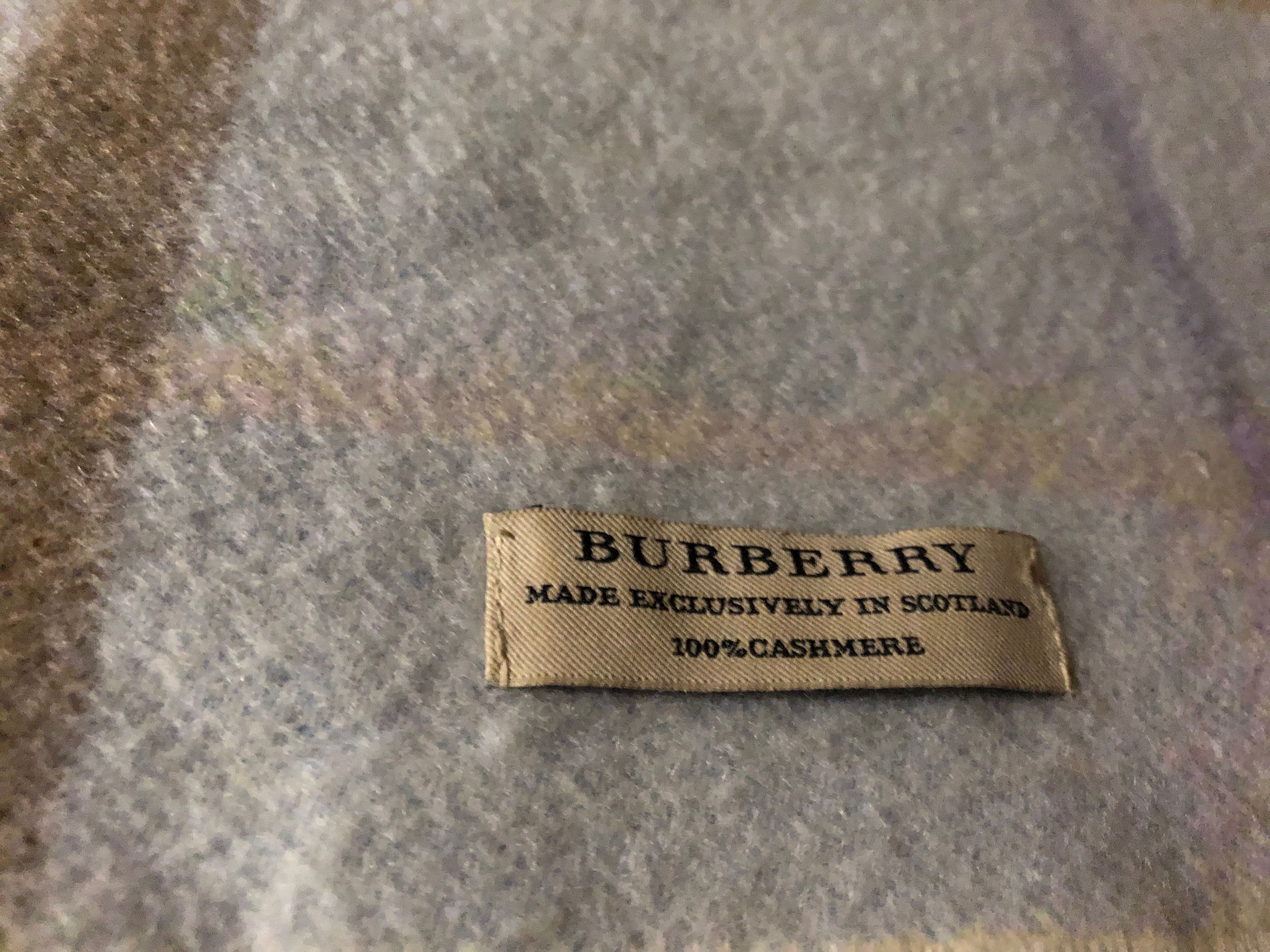 Burberry London 100% Cashmere made in Scotland komin turtleneck