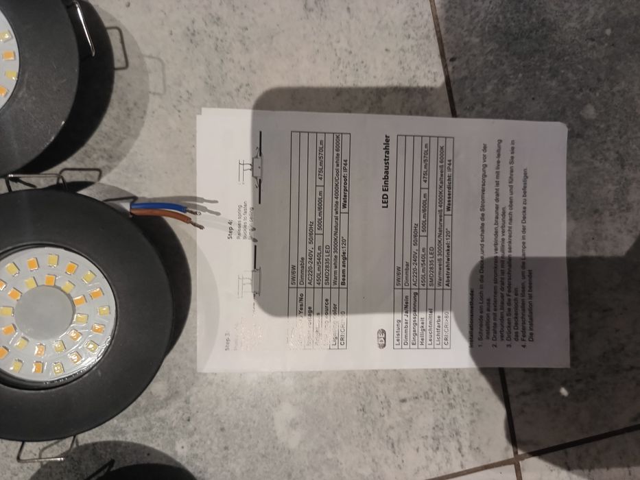 Żarówki halogenowe sufitowe