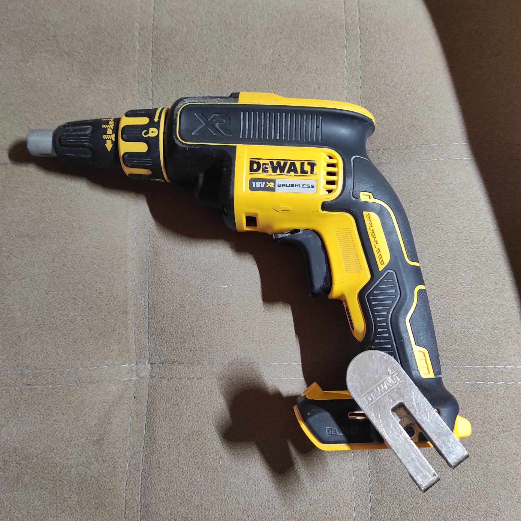 DeWalt dcf620 шуруповерт для гкл