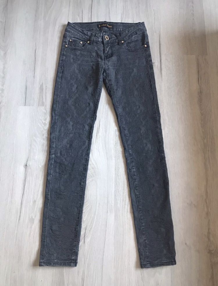 Czarne jeans rurki faktura r. 32/34