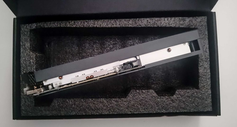 Vendo Placa Gráfica NVIDIA Gigabyte Eagle GEFORCE  RTX 4060