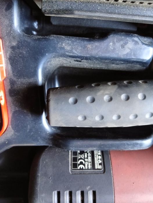 Акомуляторный перфаратор hilti