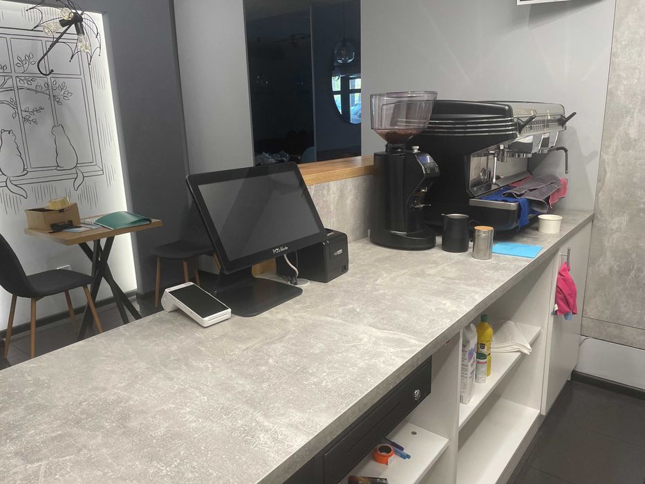 Оборудование та мебли для кавярні