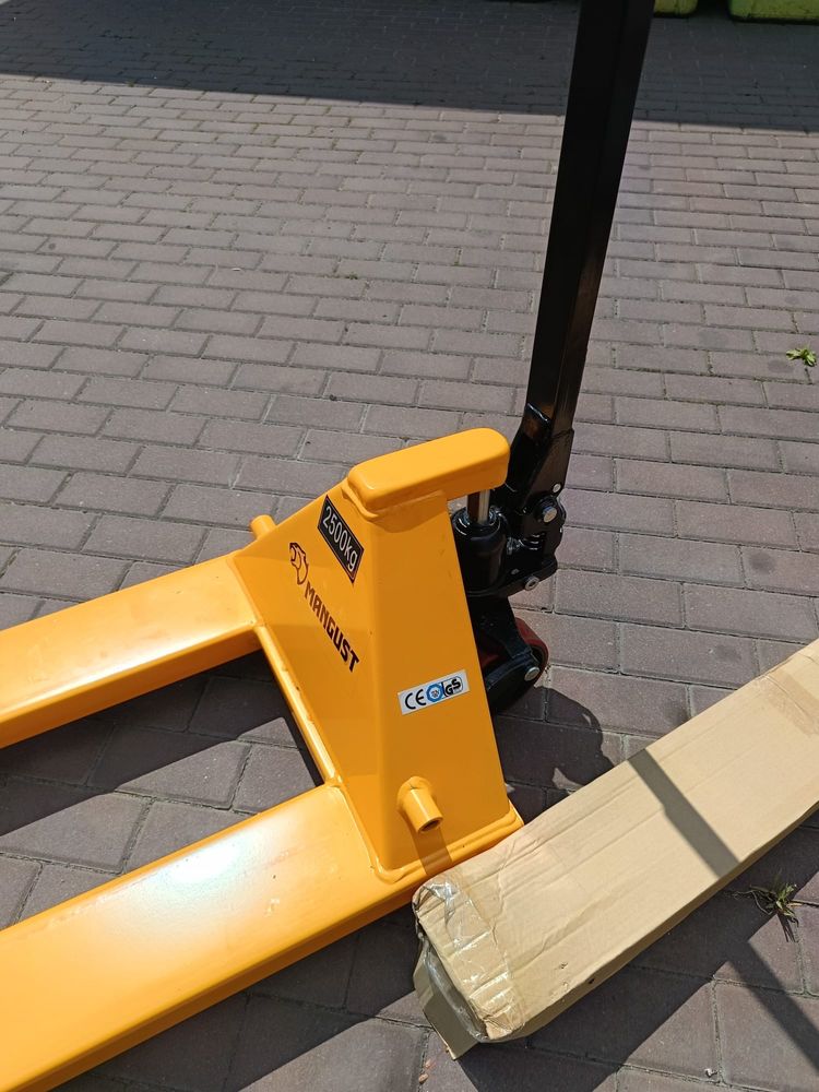 Paleciak, wozek paletowy Mangust 2500 kg