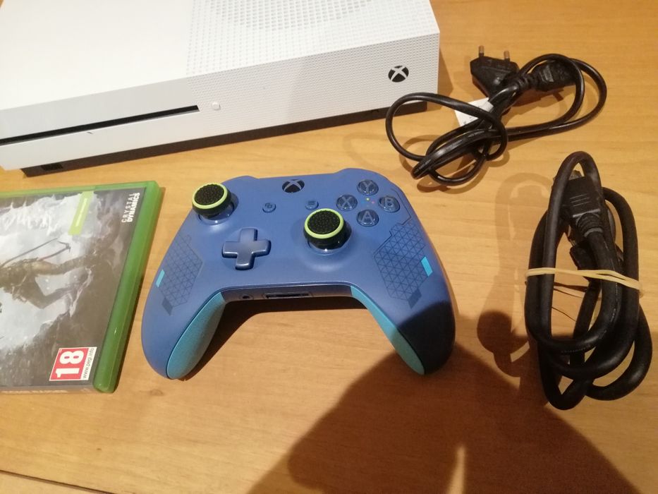 Xbox one s + Tomb Raider