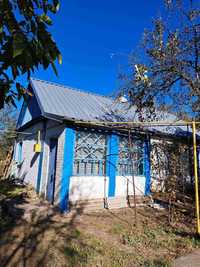 Будинок в селі -(Солонянський р-н- 85км), ділянка- 0,70га  (ціна-дог.)